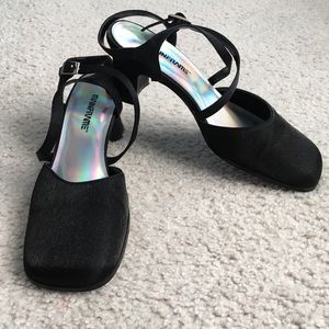 Mainframe “Marcy” Black Satin Heels size 7 1/2